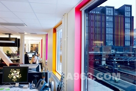 Google斯德哥尔摩办公室设计:巴洛克风格的厕