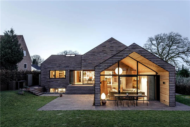 红砖堆砌的几何体 "e 别墅" 简约坚硬且舒适雅致-西安设计网