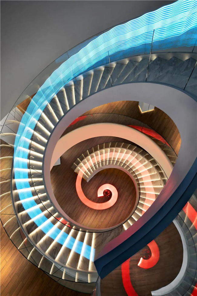 朱海博设计 | 由自身出发,仿佛又回到自身的螺旋式合纵连横空间感染力